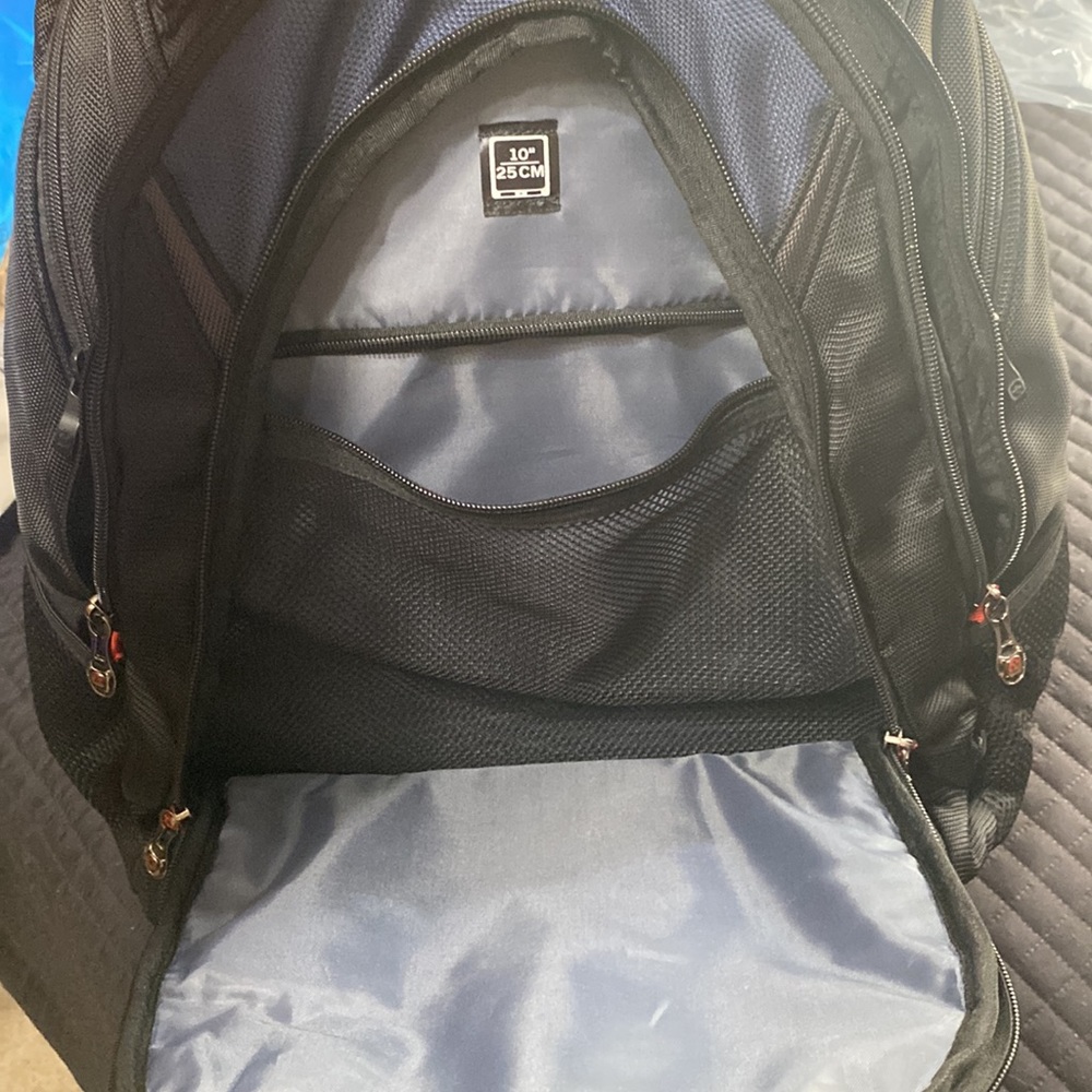 Swiss Computer Backpack - Picture 4 of 6